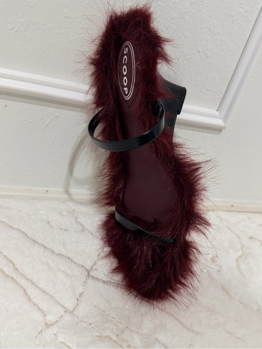 Scoop Burgundy Faux-Fur Slide Sandals with Black Straps - Picture 5 of 6